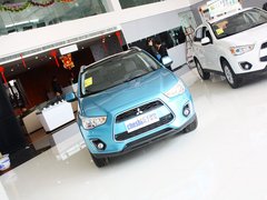 2013款 2.0 CVT 四驱旗舰版 5座