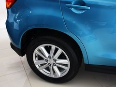 2013款 2.0 CVT 四驱旗舰版 5座