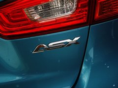 2013款 2.0 CVT 四驱旗舰版 5座