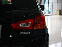 2013款 2.0 CVT 四驱旗舰版 5座