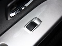 2013款 2.0 CVT 四驱旗舰版 5座