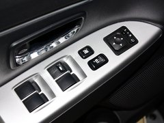 2013款 2.0 CVT 四驱旗舰版 5座