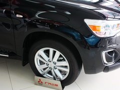 2013款 2.0 CVT 四驱旗舰版 5座