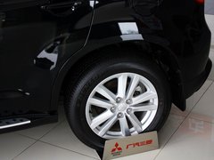 2013款 2.0 CVT 四驱旗舰版 5座