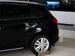 2013款 2.0 CVT 四驱旗舰版 5座