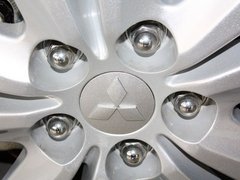 2013款 2.0 CVT 四驱旗舰版 5座