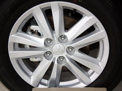 2013款 2.0 CVT 四驱旗舰版 5座