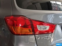 2013款 2.0 CVT 四驱旗舰版 5座