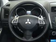 2013款 2.0 CVT 四驱旗舰版 5座