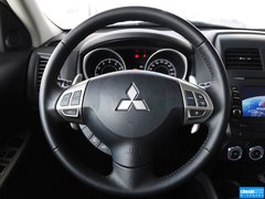 2013款 2.0 CVT 四驱旗舰版 5座