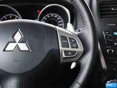 2013款 2.0 CVT 四驱旗舰版 5座