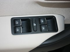 2013款 1.6L 自动 豪华版
