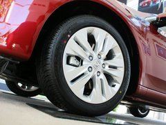 2013款 2.4L 自动 豪华版