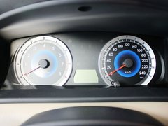 2013款 1.6L 自动 卓越版