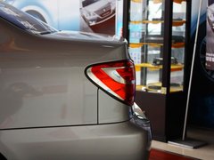 2013款 1.6L 自动 豪华版