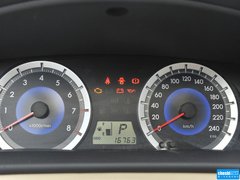 2013款 1.6L 自动 豪华版