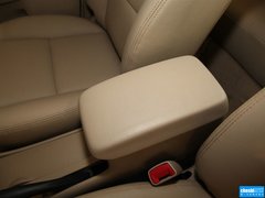 2013款 1.6L 自动 豪华版