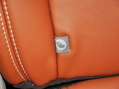 2013款 2.0T 自动 3门耀动版 4座