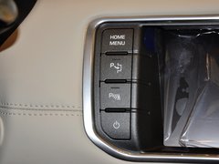 2013款 2.0T 自动 3门耀动版 4座