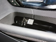 2013款 2.0T 自动 3门耀动版 4座