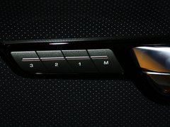 2013款 2.0T 自动 3门耀动版 4座