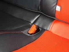 2013款 2.0T 自动 3门耀动版 4座