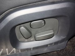 2013款 2.0T 自动 3门耀动版 4座