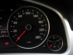2013款 V6 3.0TSI 自动 限量奢华版 5座