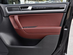 2013款 V6 3.0TSI 自动 限量奢华版 5座