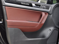2013款 V6 3.0TSI 自动 限量奢华版 5座