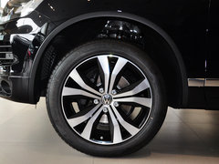 2013款 V6 3.0TSI 自动 限量奢华版 5座