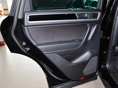 2013款 V6 3.0TSI 自动 限量奢华版 5座