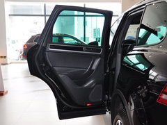 2013款 V6 3.0TSI 自动 限量奢华版 5座