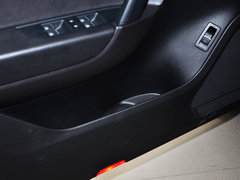 2013款 V6 3.0TSI 自动 限量奢华版 5座