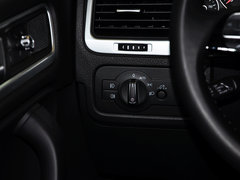 2013款 V6 3.0TSI 自动 限量奢华版 5座