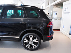 途锐 2013款 V6 3.0TSI 自动 限量奢华版 5座