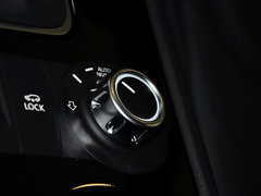 2013款 V6 3.0TSI 自动 限量奢华版 5座