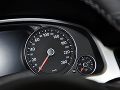 2013款 V6 3.0TSI 自动 限量奢华版 5座