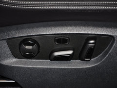 2013款 V6 3.0TSI 自动 限量奢华版 5座