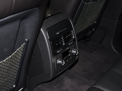 2013款 V6 3.0TSI 自动 限量奢华版 5座