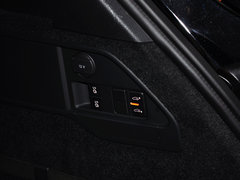2013款 V6 3.0TSI 自动 限量奢华版 5座