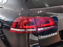 2013款 V6 3.0TSI 自动 限量奢华版 5座