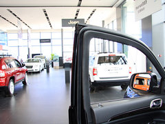 2013款 3.6L 自动 舒适版 5座