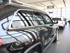 2013款 3.6L 自动 舒适版 5座