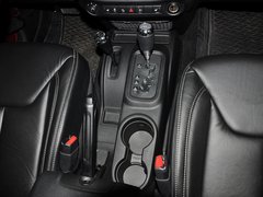 2013款 3.6L 罗宾汉四门版 4座