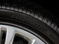 2013款 3.6L 自动 尊崇版