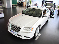 2013款 3.6L 自动 尊崇版
