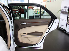 2013款 3.6L 自动 尊崇版