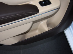 2013款 3.6L 自动 尊崇版