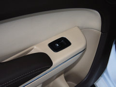 2013款 3.6L 自动 尊崇版